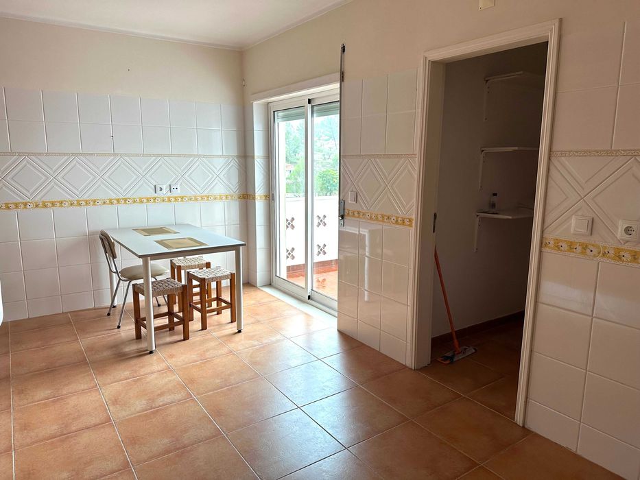 Arrendo  quartos/ varandas individuais Tomar/ apartamento