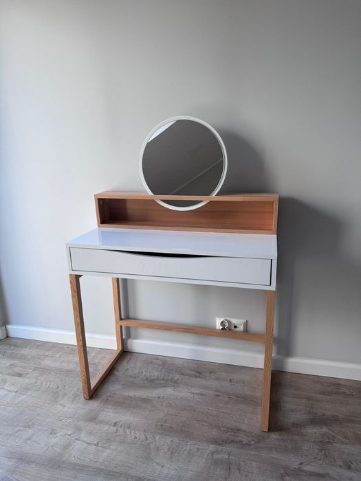 Toaletka z nadstawką i lustrem BRW Pori używana