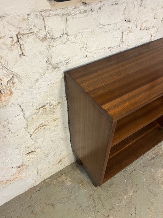 Piekna mała biblioteczka vintage retro prl