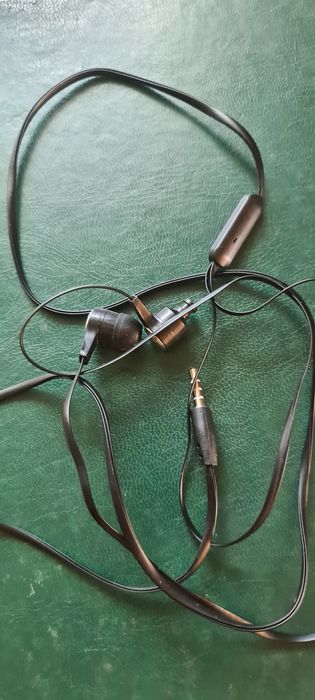 Продам навушники для гаджетів