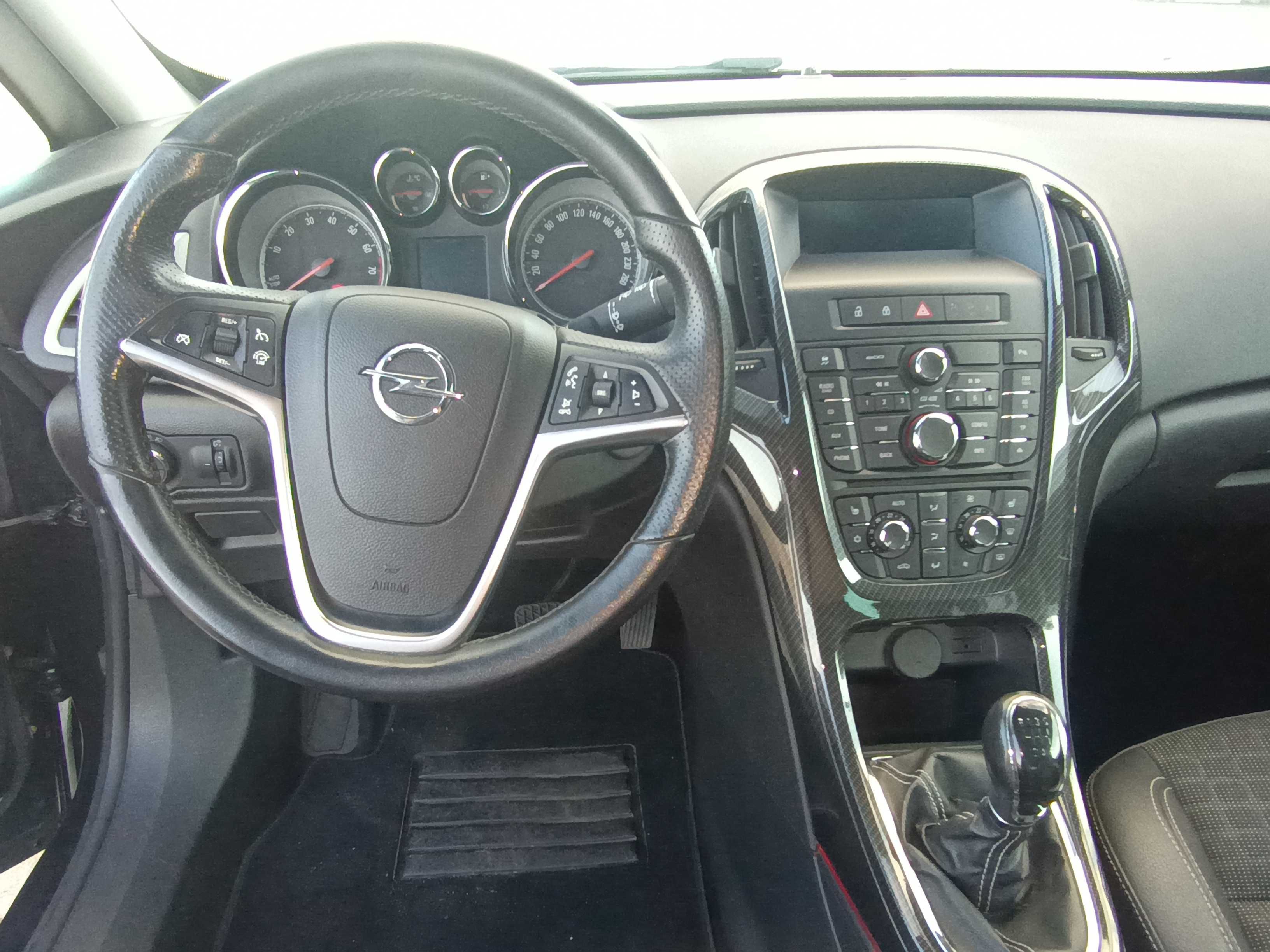 Opel Astra j gtc czarna  1.4 turbo Xenon gotowa do drogi scirocco a3