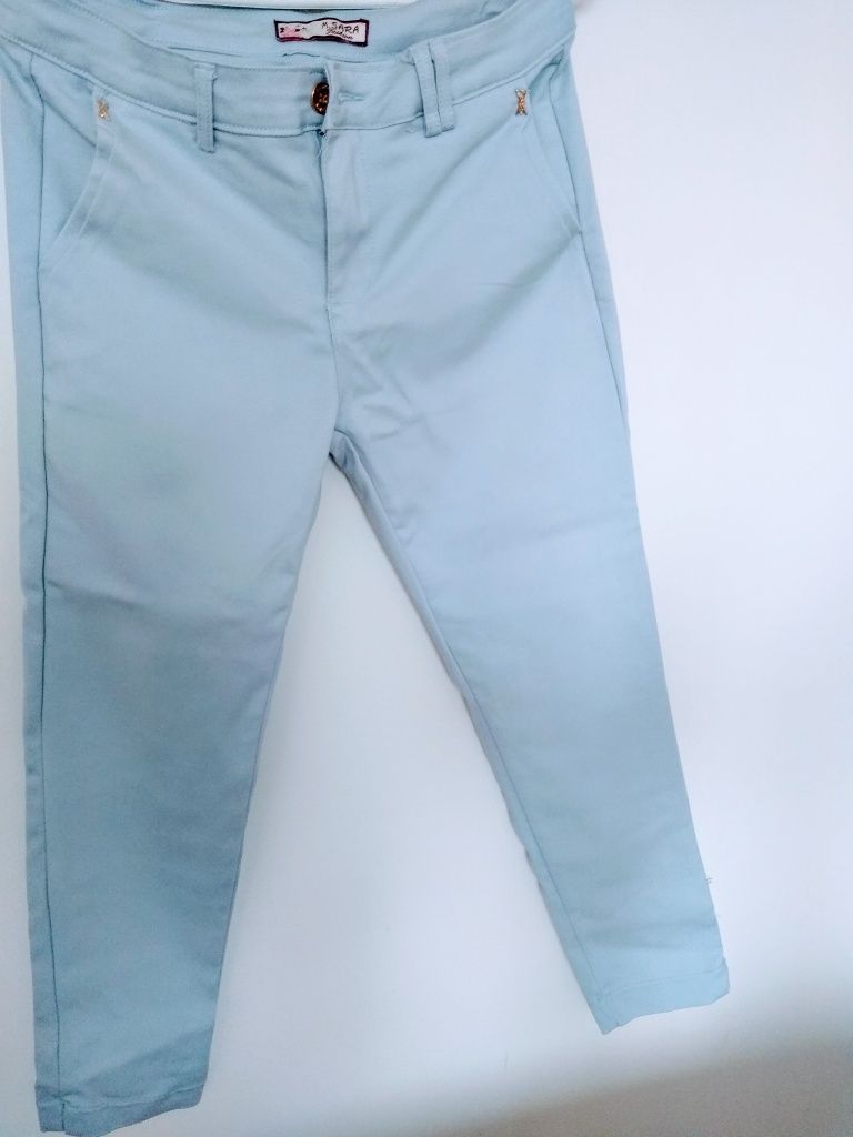 Spodnie materiałowe 3/4 jasno niebieskie