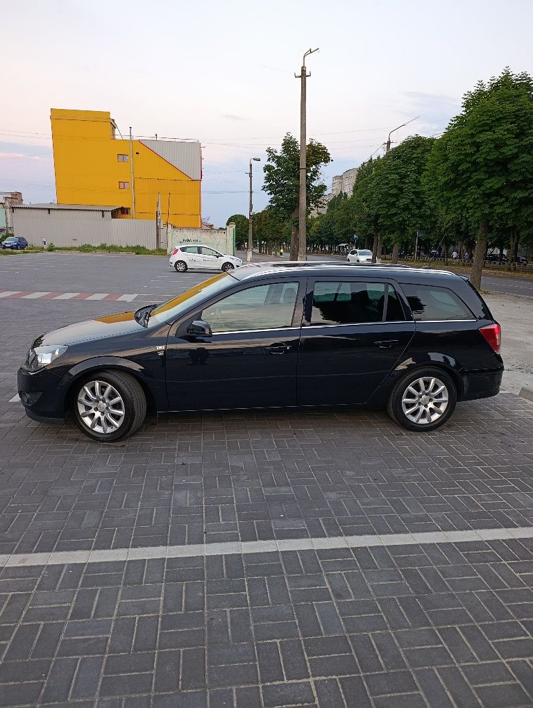 Opel astra h 1,6 2010г.