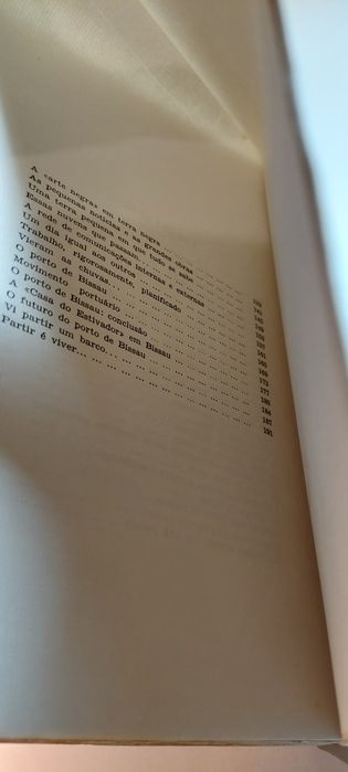 Em Chão Papel na Terra da Guiné - Amândio César (1967)