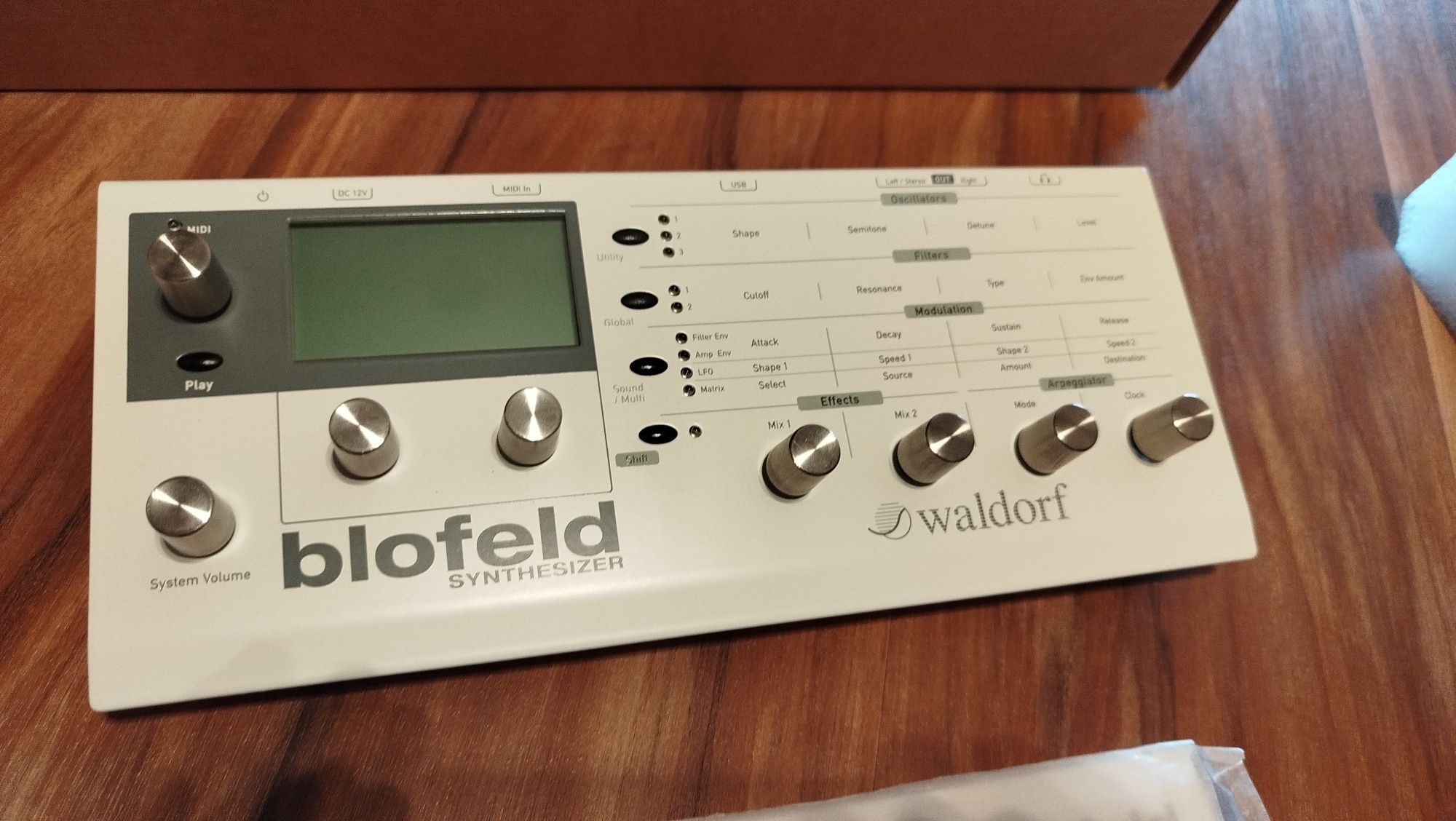 Waldorf Blofeld - syntezator