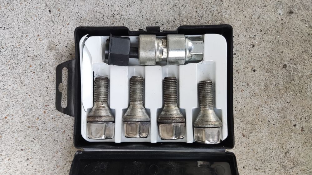 Parafusos anti roubo auto