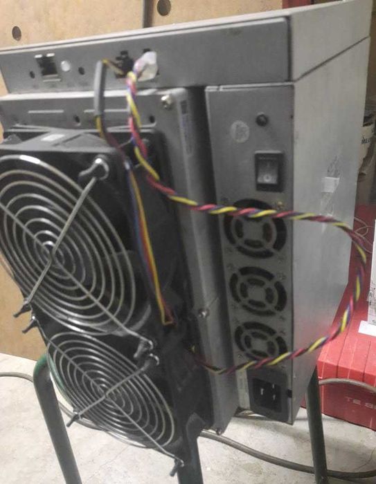 Miner Canaan Avalon 1246 83Th tipo s19 s21 sha256