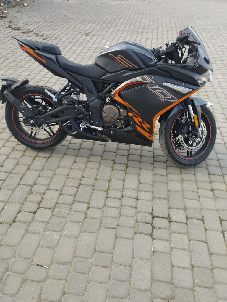 Продам мотоцикл Voge 300rr інжекторний+абс