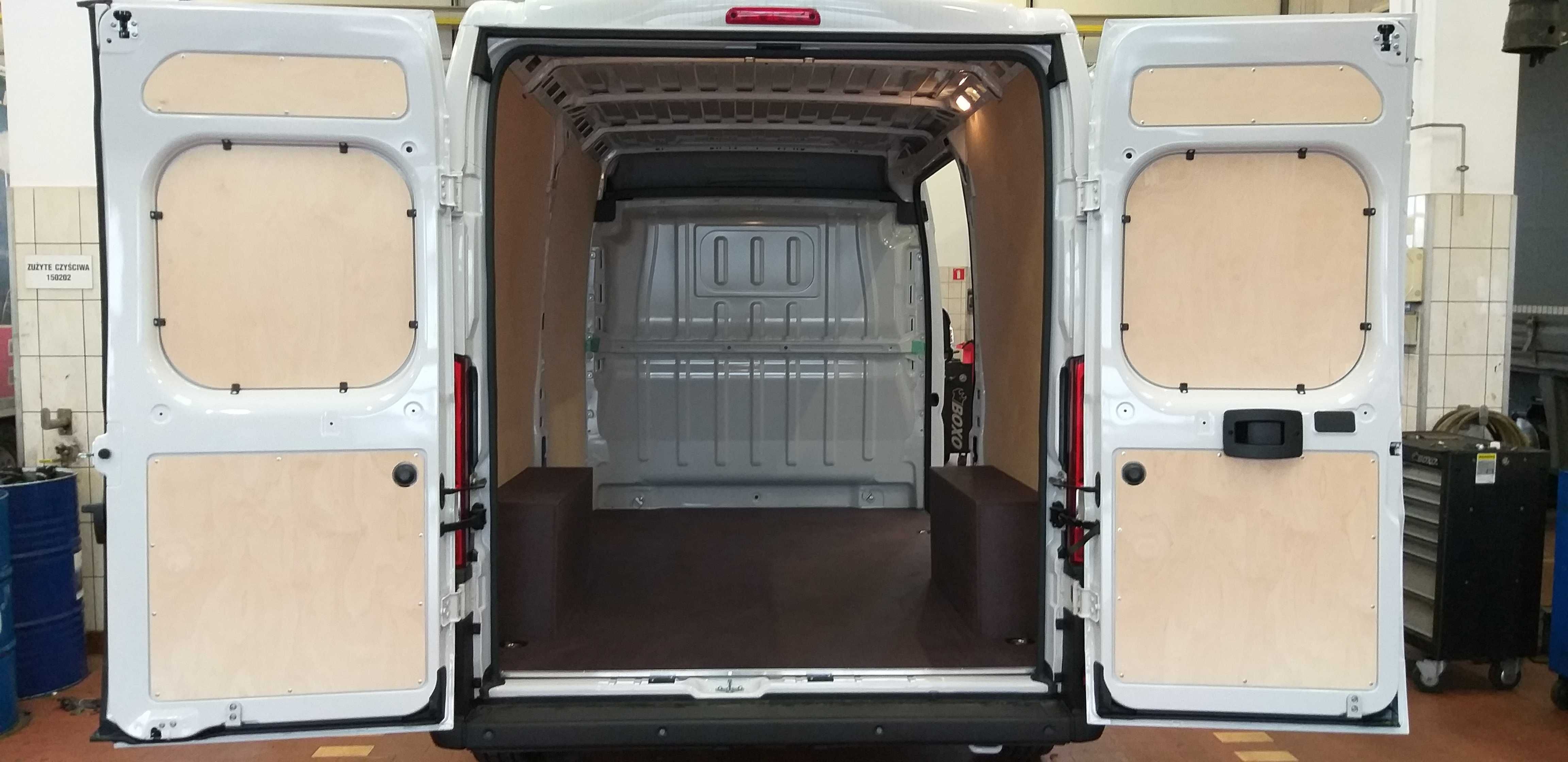 Zabudowa przestrzeni ładunkowej Fiat Ducato Opel Movano L4H2 sklejka