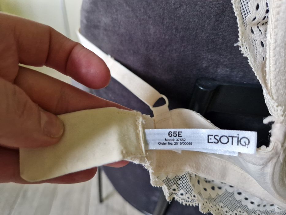 Biustonosz ESOTIQ 65E