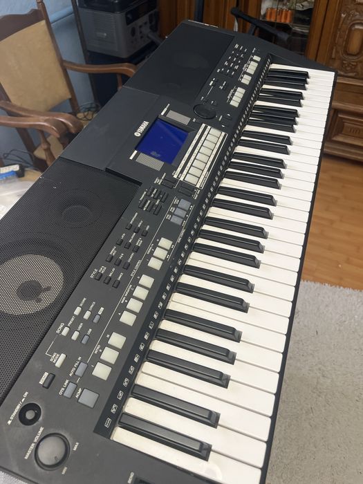Синтезатор Yamaha  PSR s-550;s-700; s-900