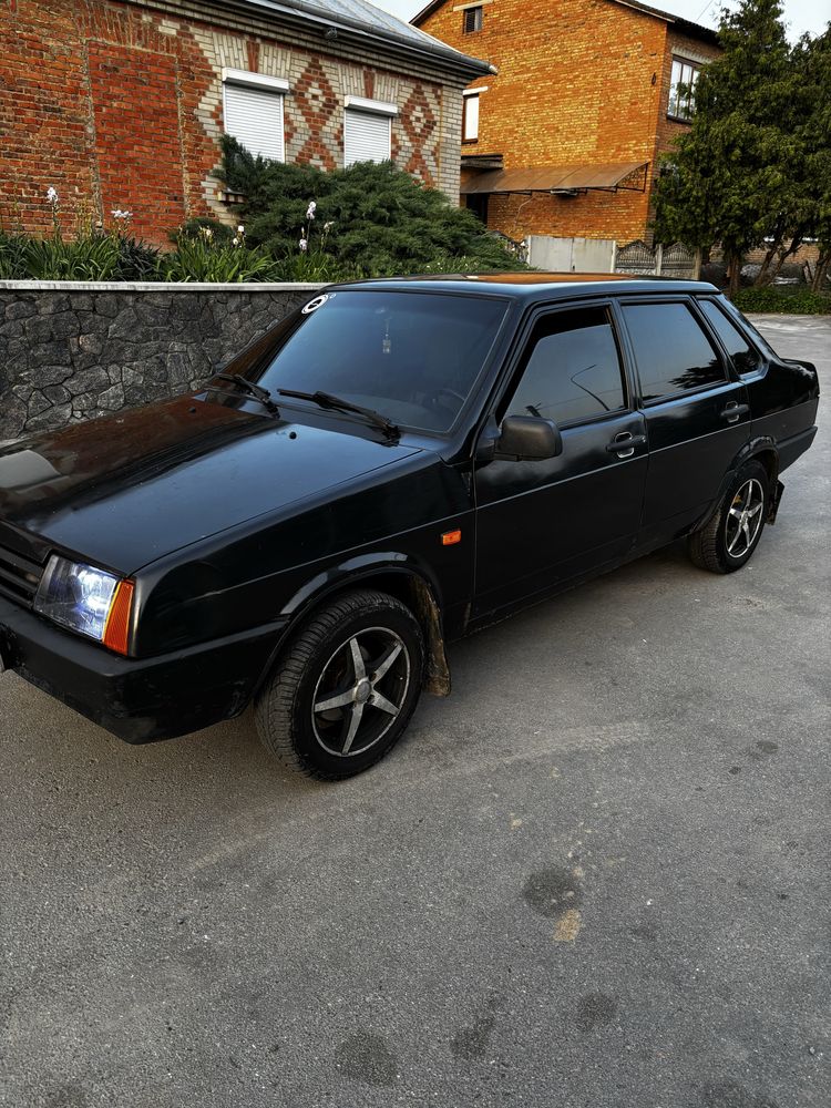 ваз 21099 2010року