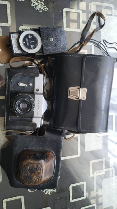 Фотоапарат Zenit - B, експонометр , вспишка