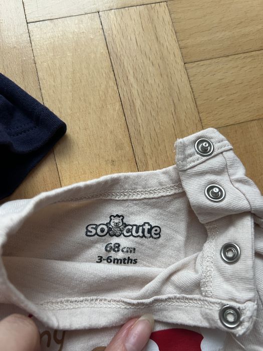 Dwa świąteczne body, rozmiar 68 stan idealny