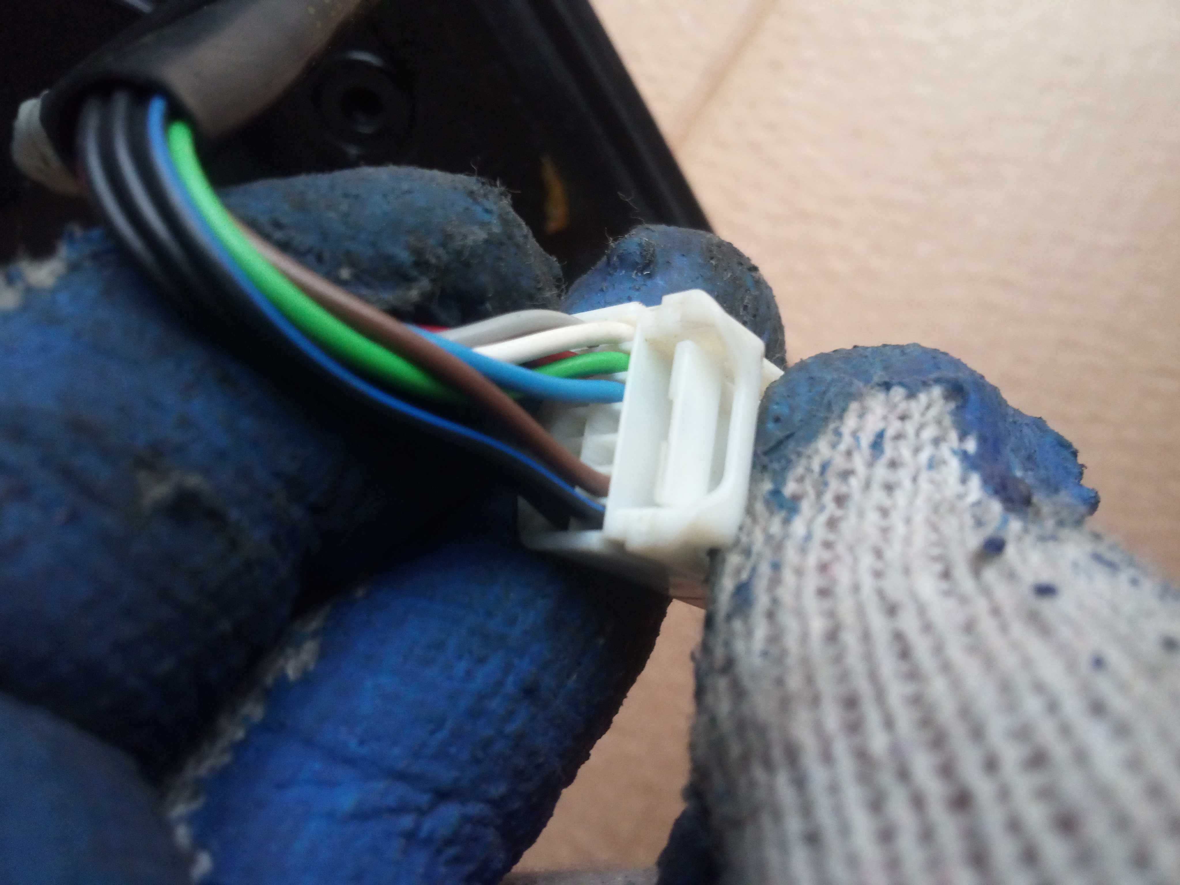 AURIS II 13-18 lusterko prawe europa 9 pin składane elektrycznie