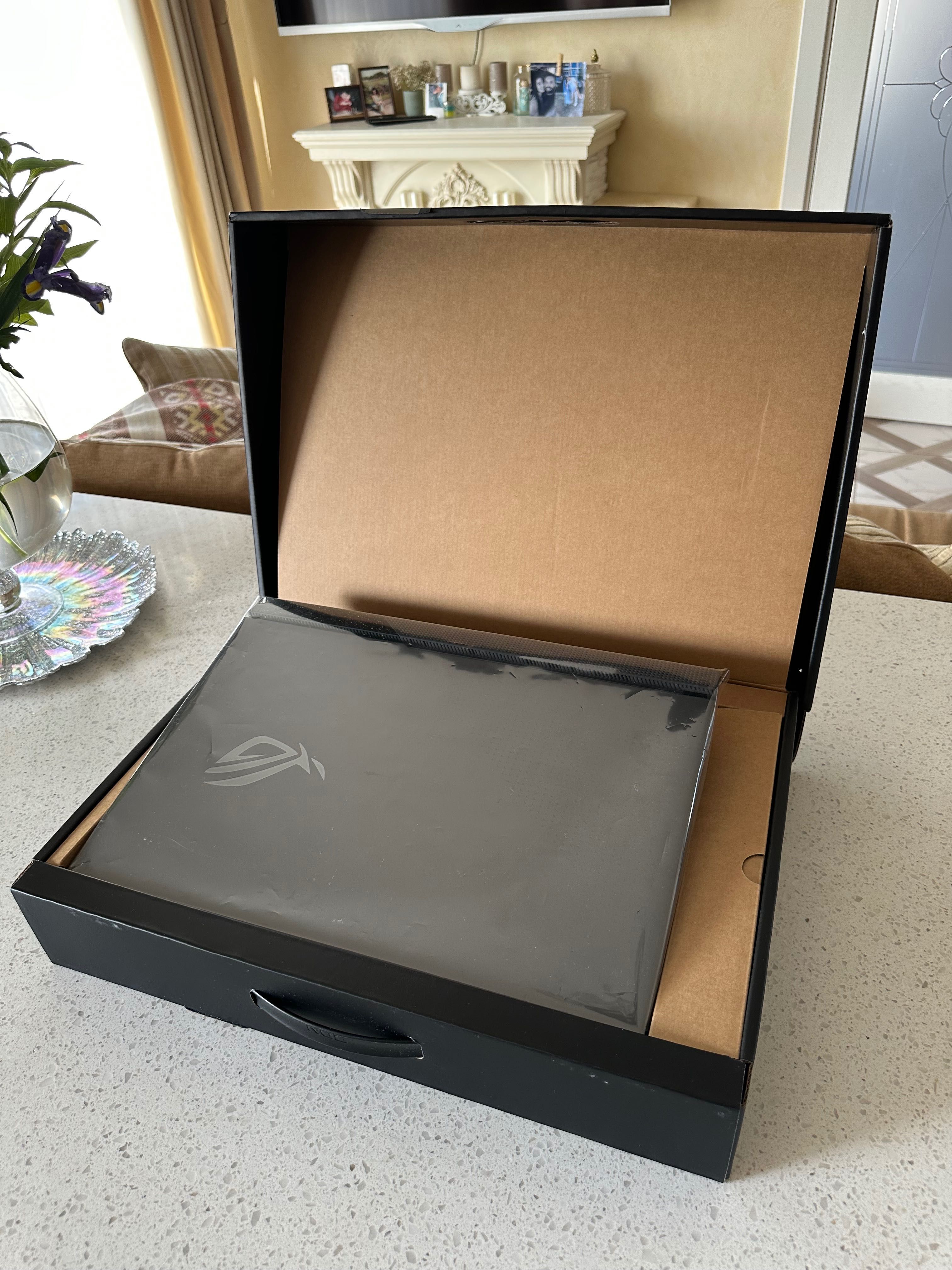 ASUS Rog G17 Razen 9 RTX 3060 17,3", 2560x1440
