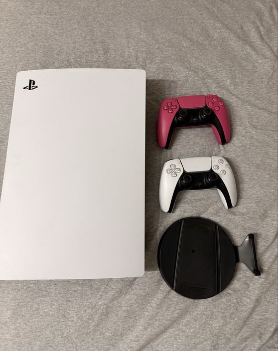 Playstion 5 (bez napedu) + 2 kontrolery