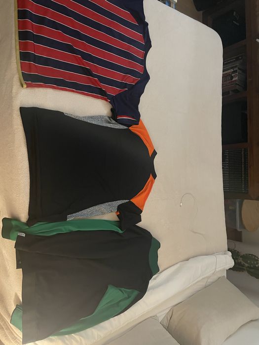 Tshirt s e casaco de equipas de futebool