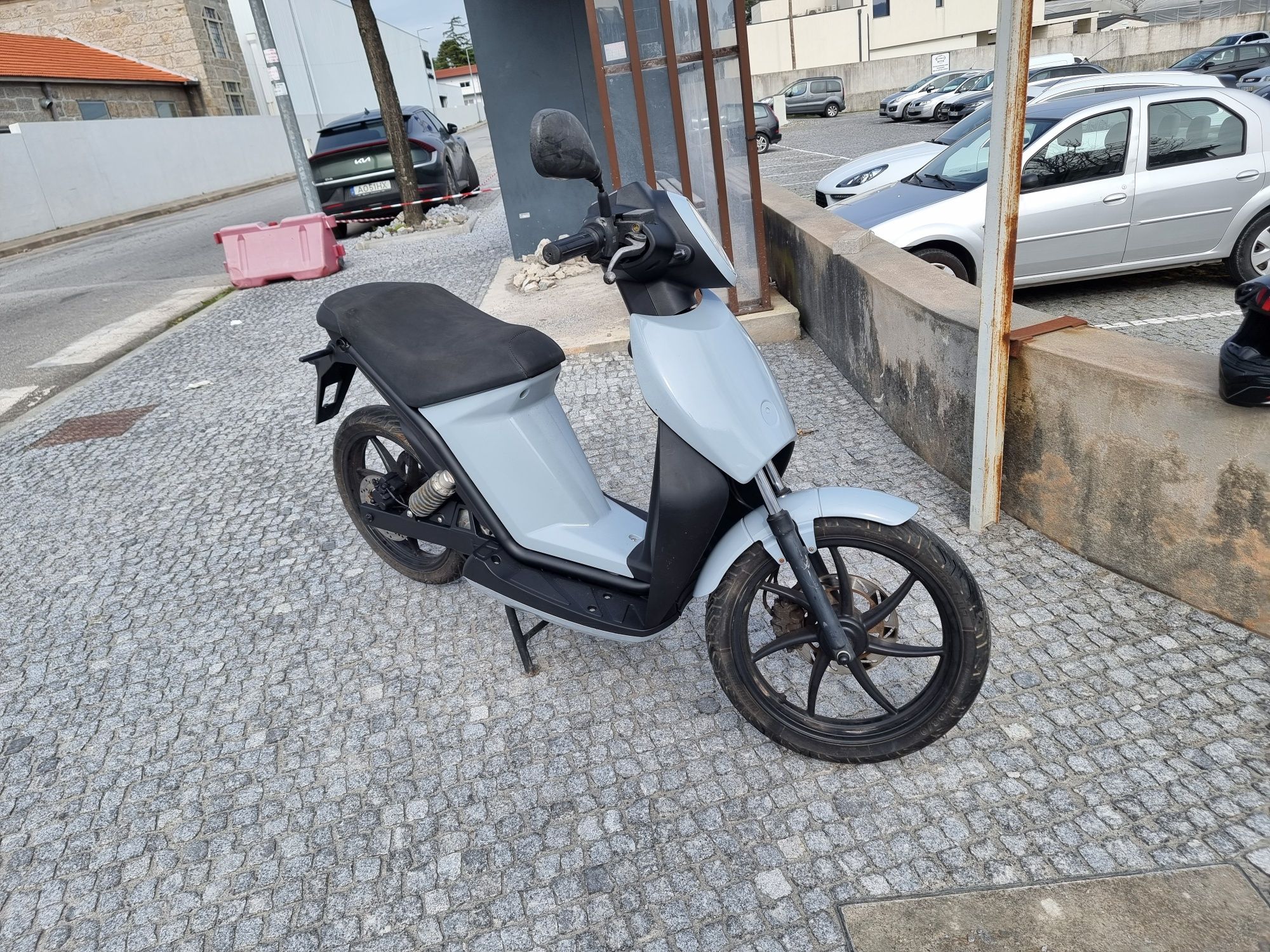Torrot muvi bateria removível