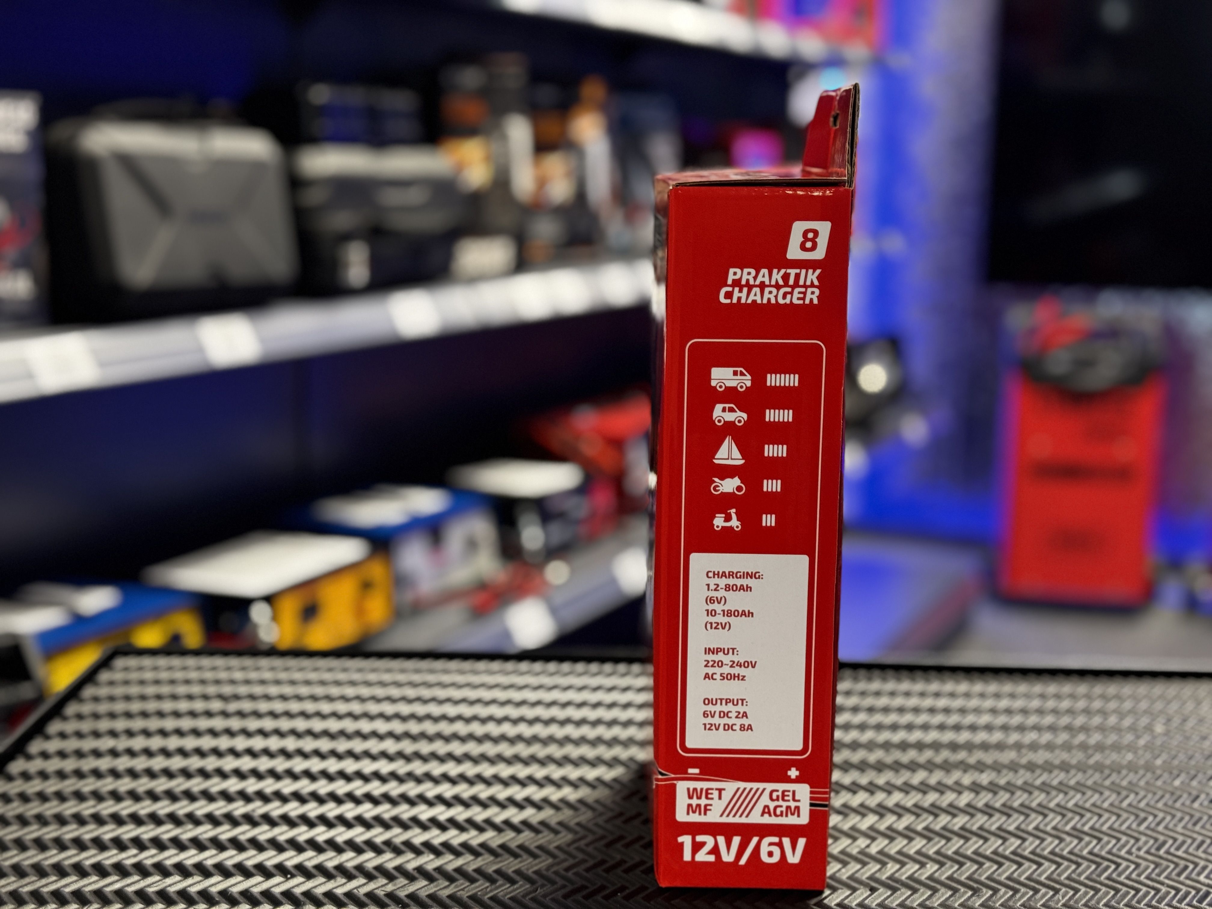 Ładowarka Praktik Charger 8 LCD 6 / 12V IDEAL