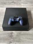 PS4 PRO 1TB+ pad i ładowarka do padów