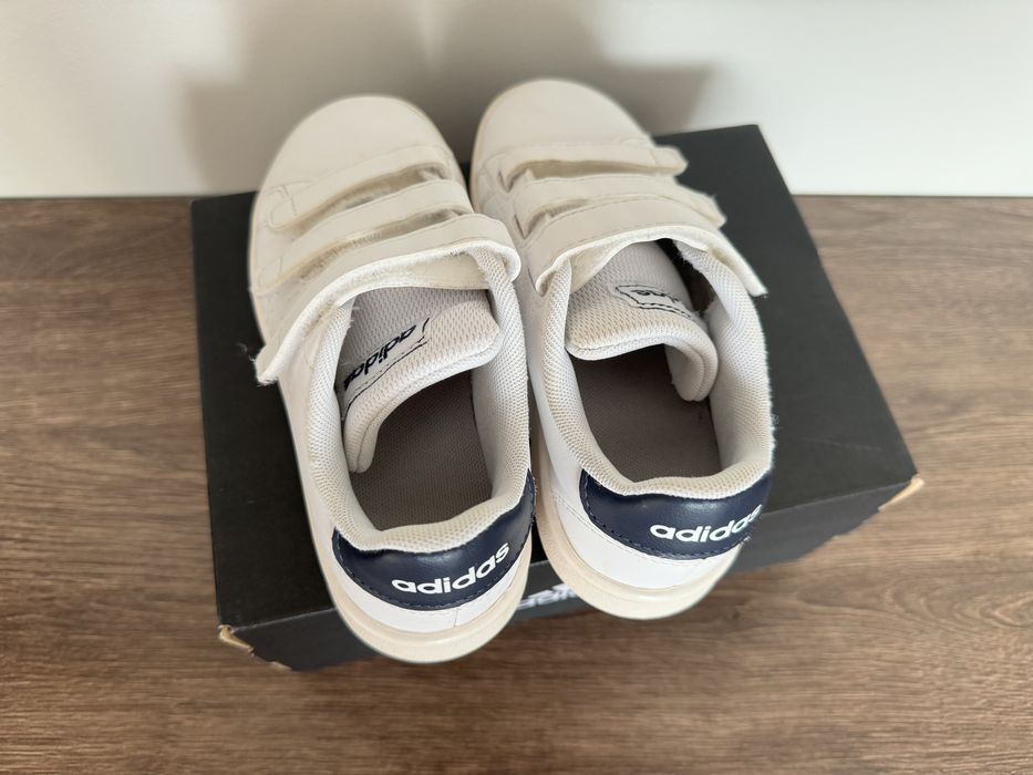 Кросівки, оригінал, в гарному стані, шкіра, 29, adidas