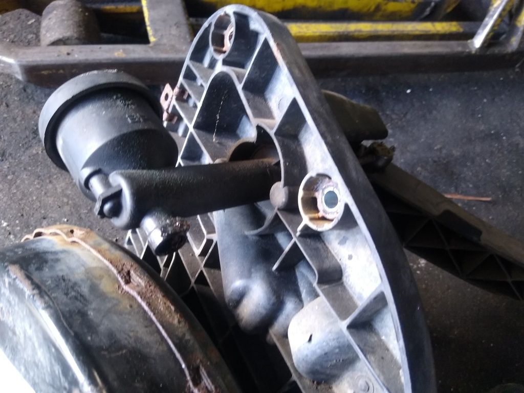 Serwo pompa hamulcowa pedały pompka Iveco daily III oryg 2.3hpi 06-14r
