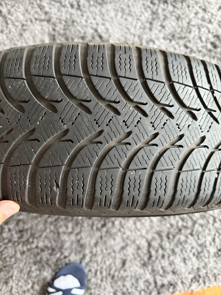 Opony zimowe Michelin 195x65 R15  z felgami stalowymi
