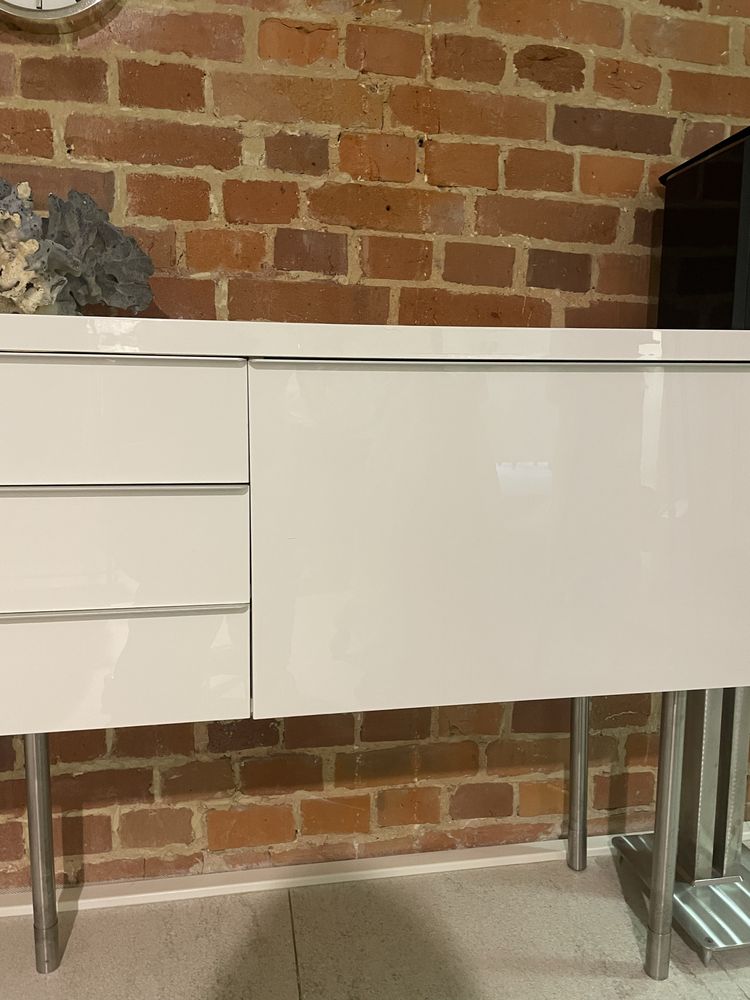 Szafka Ikea stojąca i powieszona