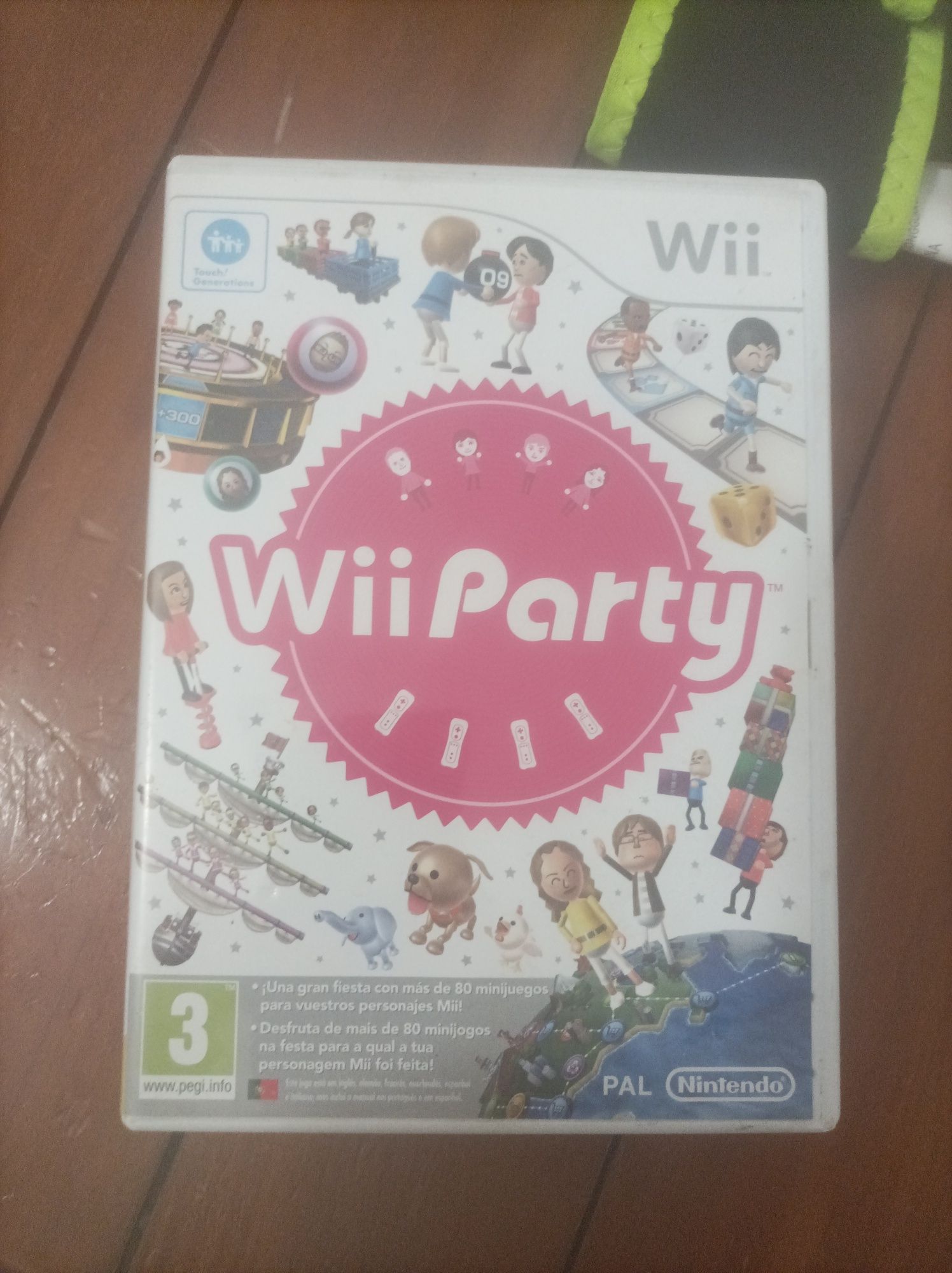 Wii com jogos e comandos