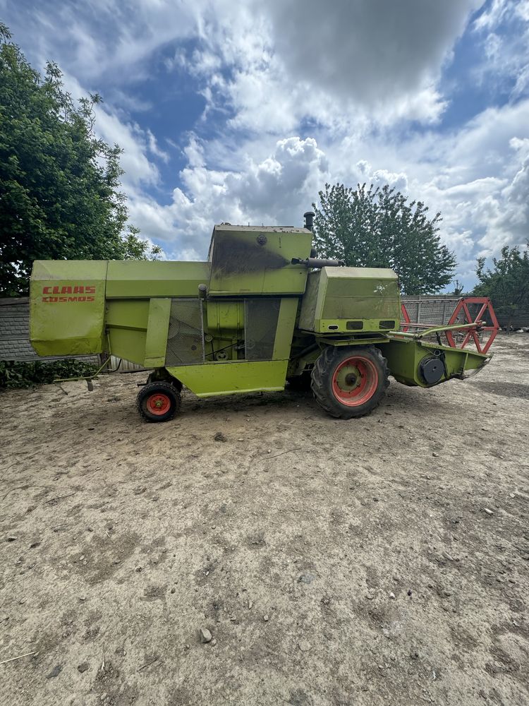 Kombajn Claas comsos