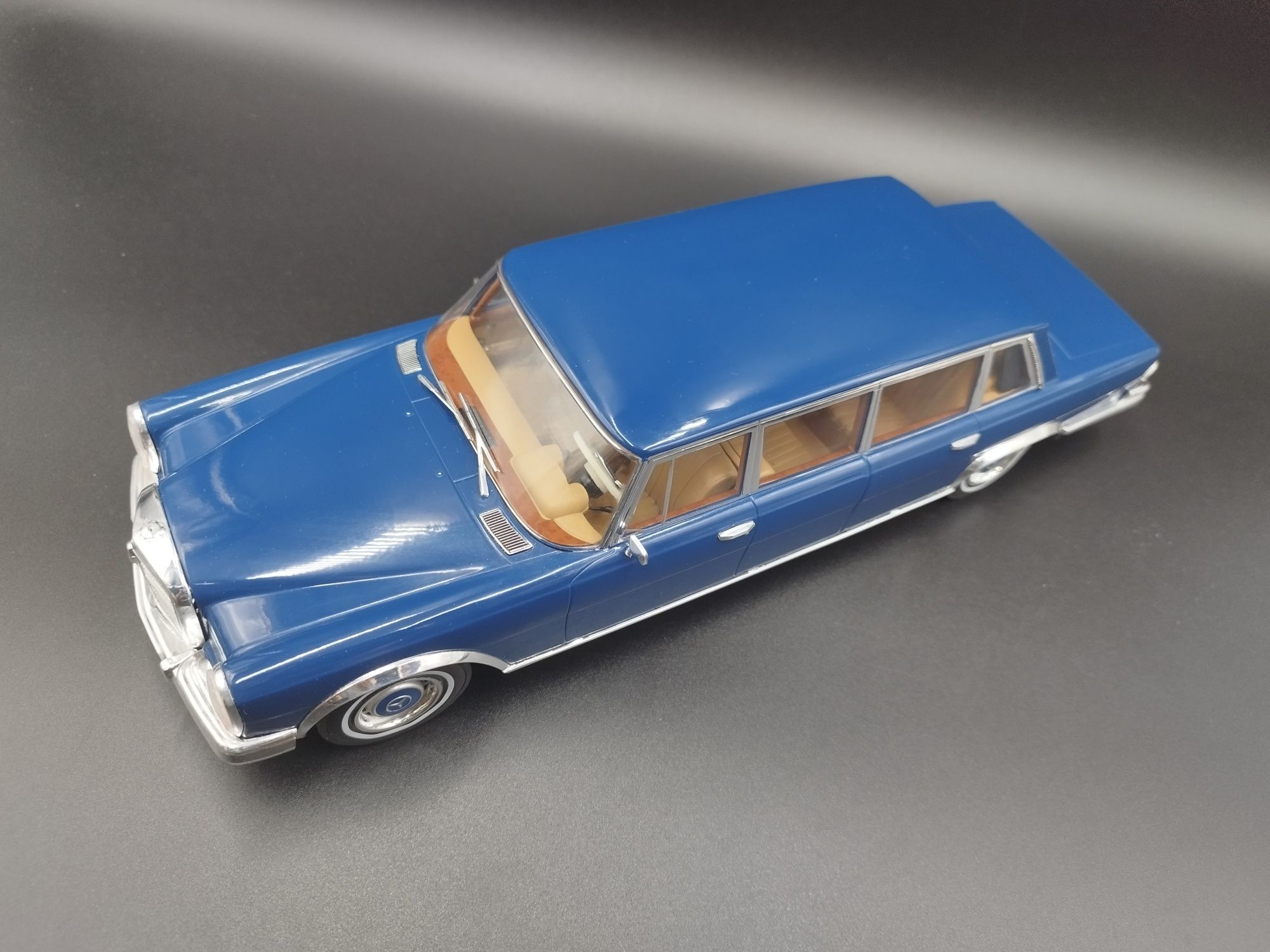 1:18 MCG 1969 Mercedes Benz Dark Blue 600 Pullman W100 model nowy zapr