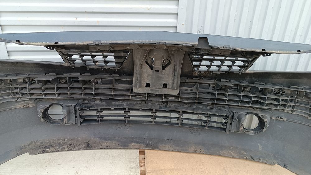 Vendo parachoque de frente Renault Megane 2 ano 2002/08