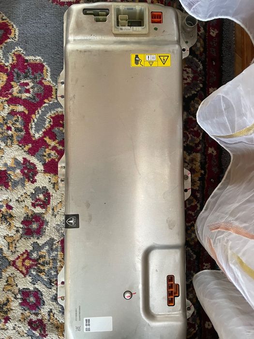 Чарджер тесла 3 з батареї 75кв