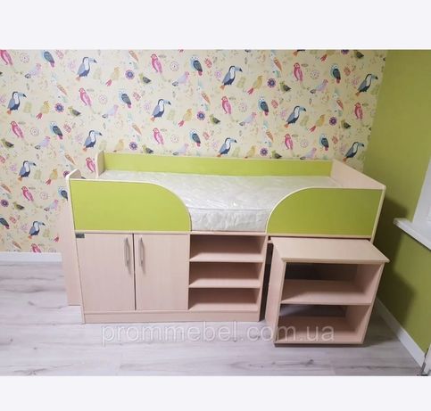 Дитяча кімната шафа, ліжко, полиця