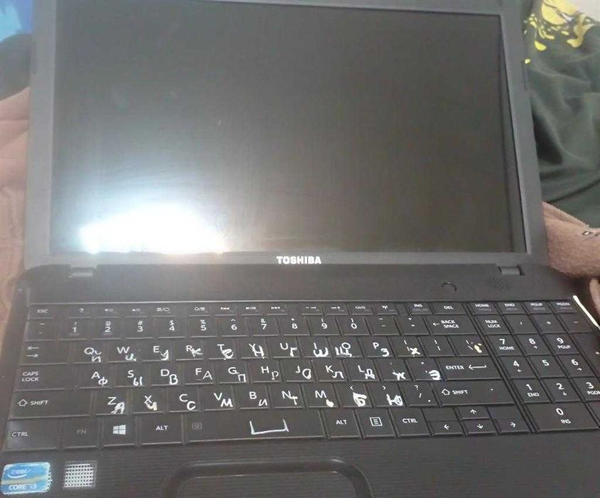 Ноутбук Toshiba Satellite C850, i3-3110M, RAM-8Gb,SSD-128Gb,HDD-500Gb