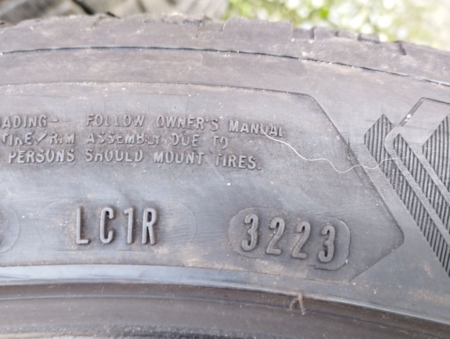 Майже нова зима 245/45/19 Goodyear Ultragrip Tesla S,VW Arteon,Audi A7