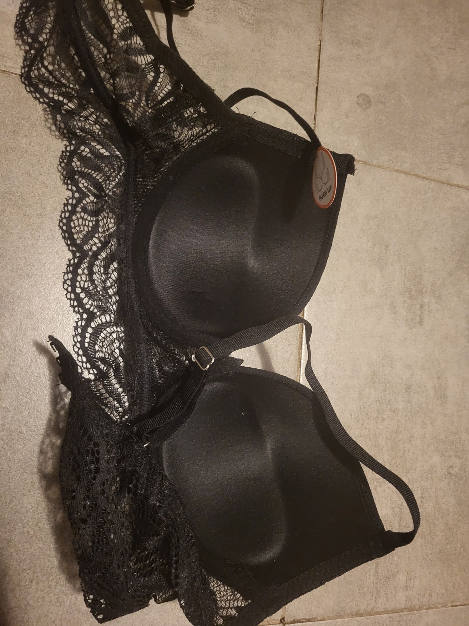 Biustonosz sinsay 75c