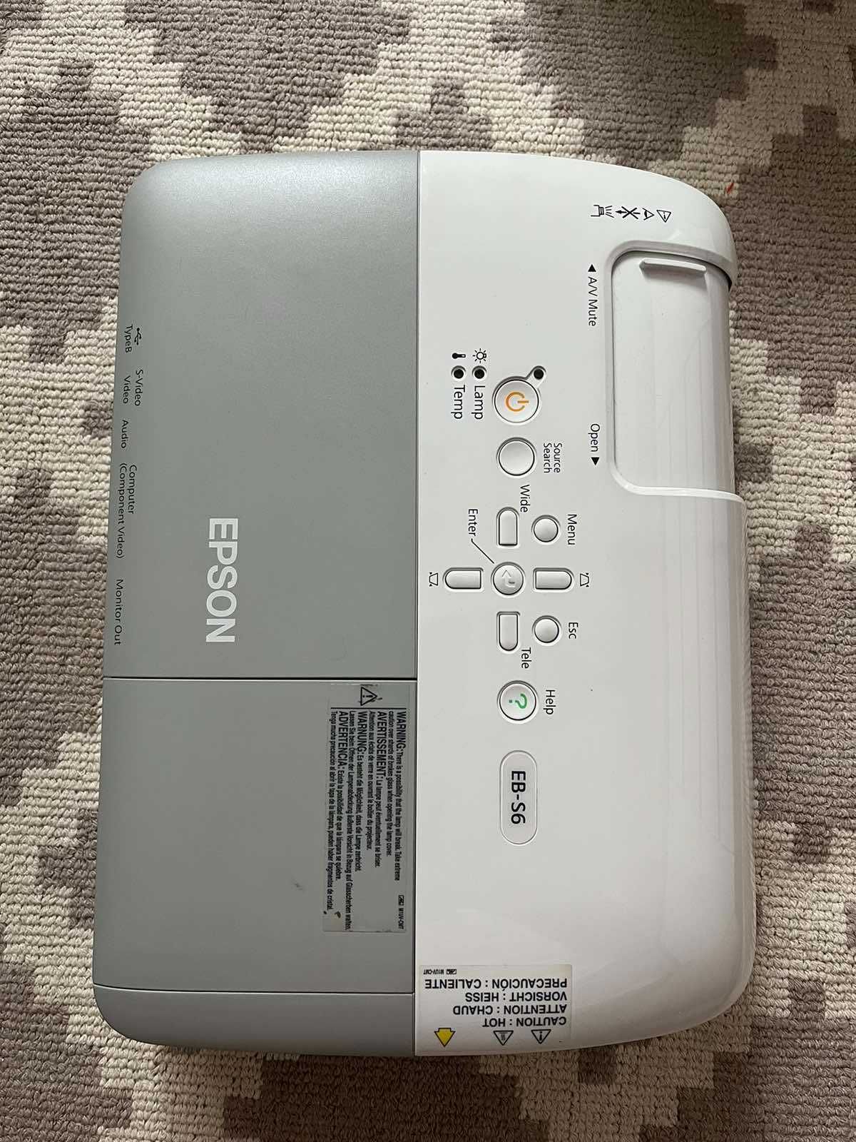 EPSON lcd projector H283B