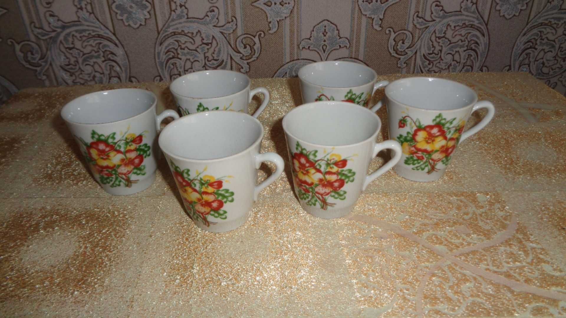 Посуда кухонная: чашки, тарелки