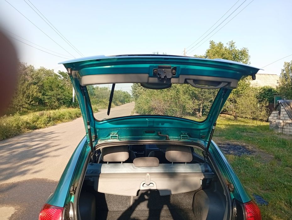 Продам економне авто Kia Rio 1.3 бензин 2000 року