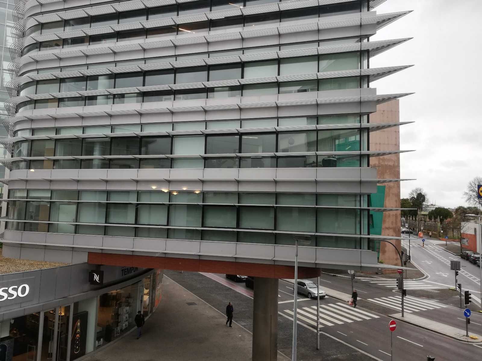 Apartamento T3 localizado na Avenida da Boavista junto Casa da Música