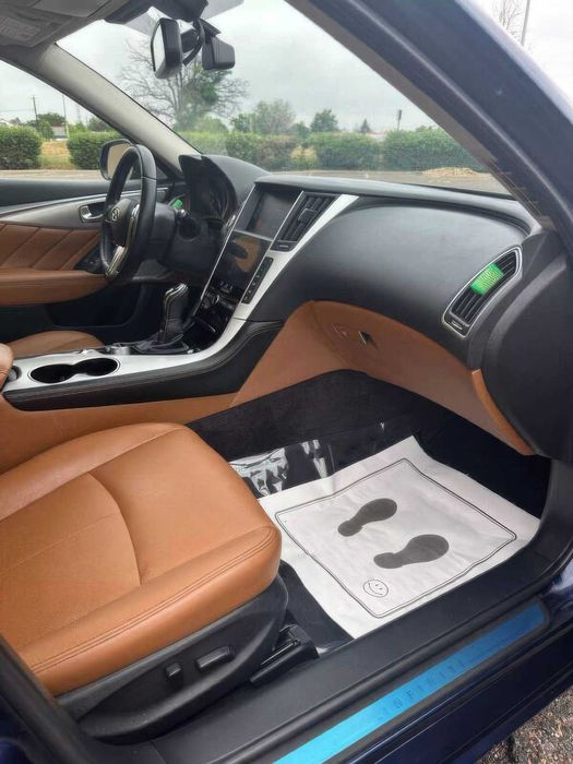Infiniti Q50      2024