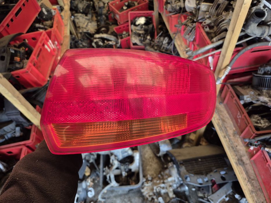 Lampa prawa prawy tył audi a3 8p sportback 5 drzwiowa