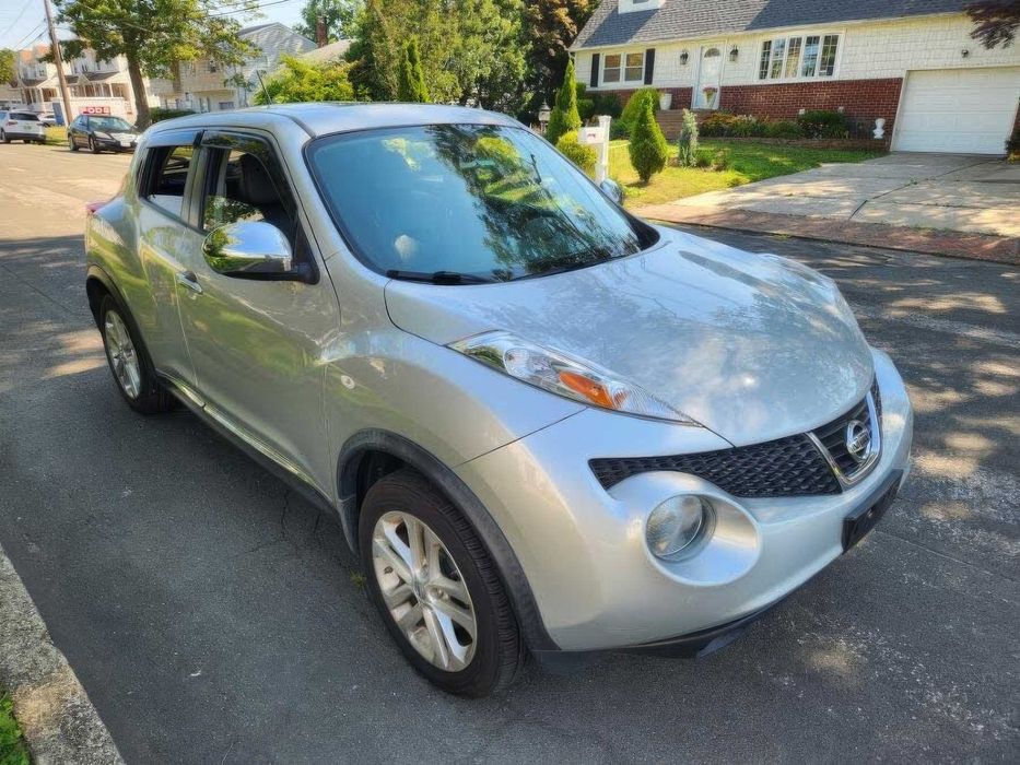 Nissan Juke SV      2013