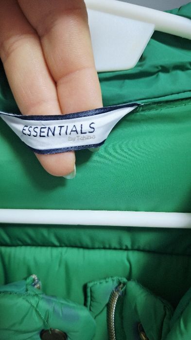 Осіння жіноча куртка