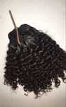Cabelo humano cacheado curto 100€