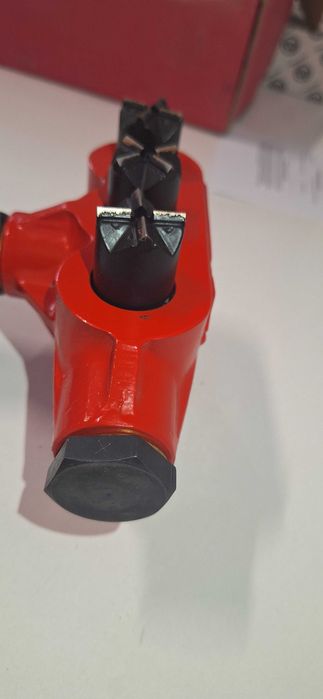 Młotek, pneumatyczny do czyszczenia płaskich powierzchni SH3 -TRELAVNY