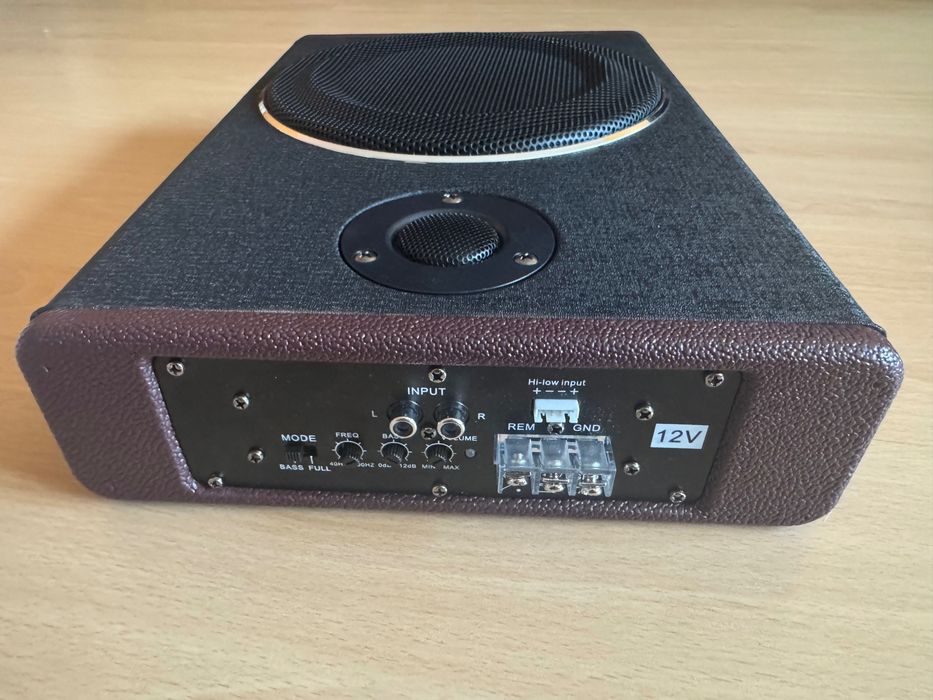 Subwoofer aktywny pod siedzenie