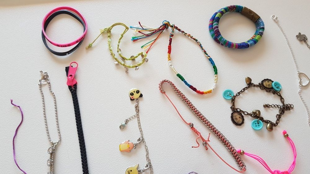 Pulseiras variadas como novas 1€ cada